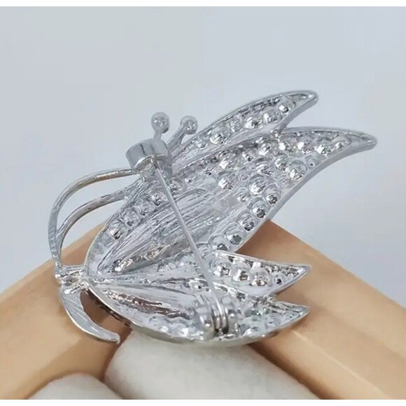 Silver butterfly brooch‎ with pink purple gem - Picture 4 of 4